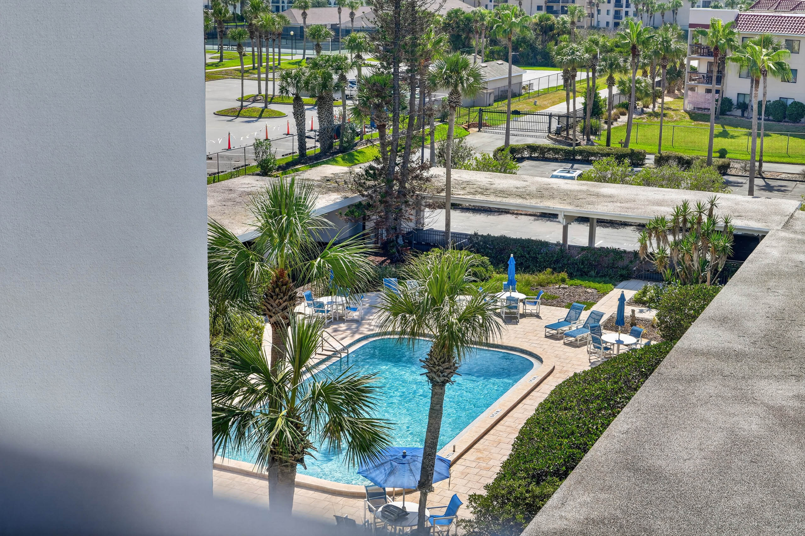 Ocean Sunrise building and grounds